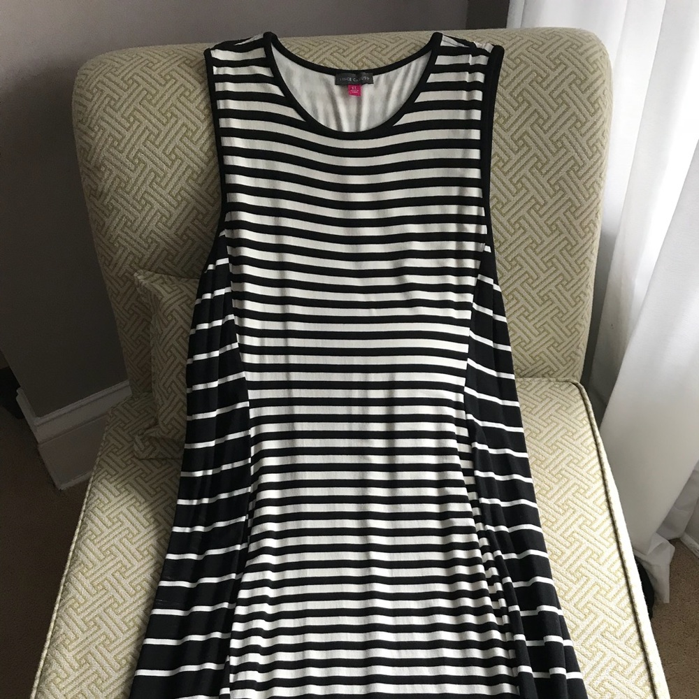 Vince Camuto knit dress. EUC